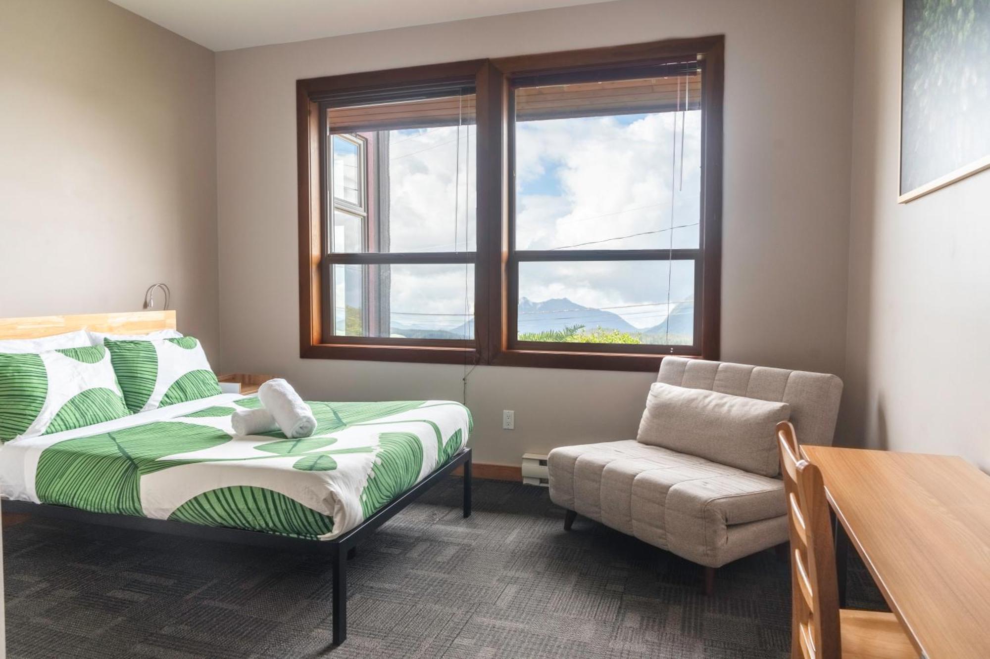 Whalers Guesthouse Тофино Экстерьер фото